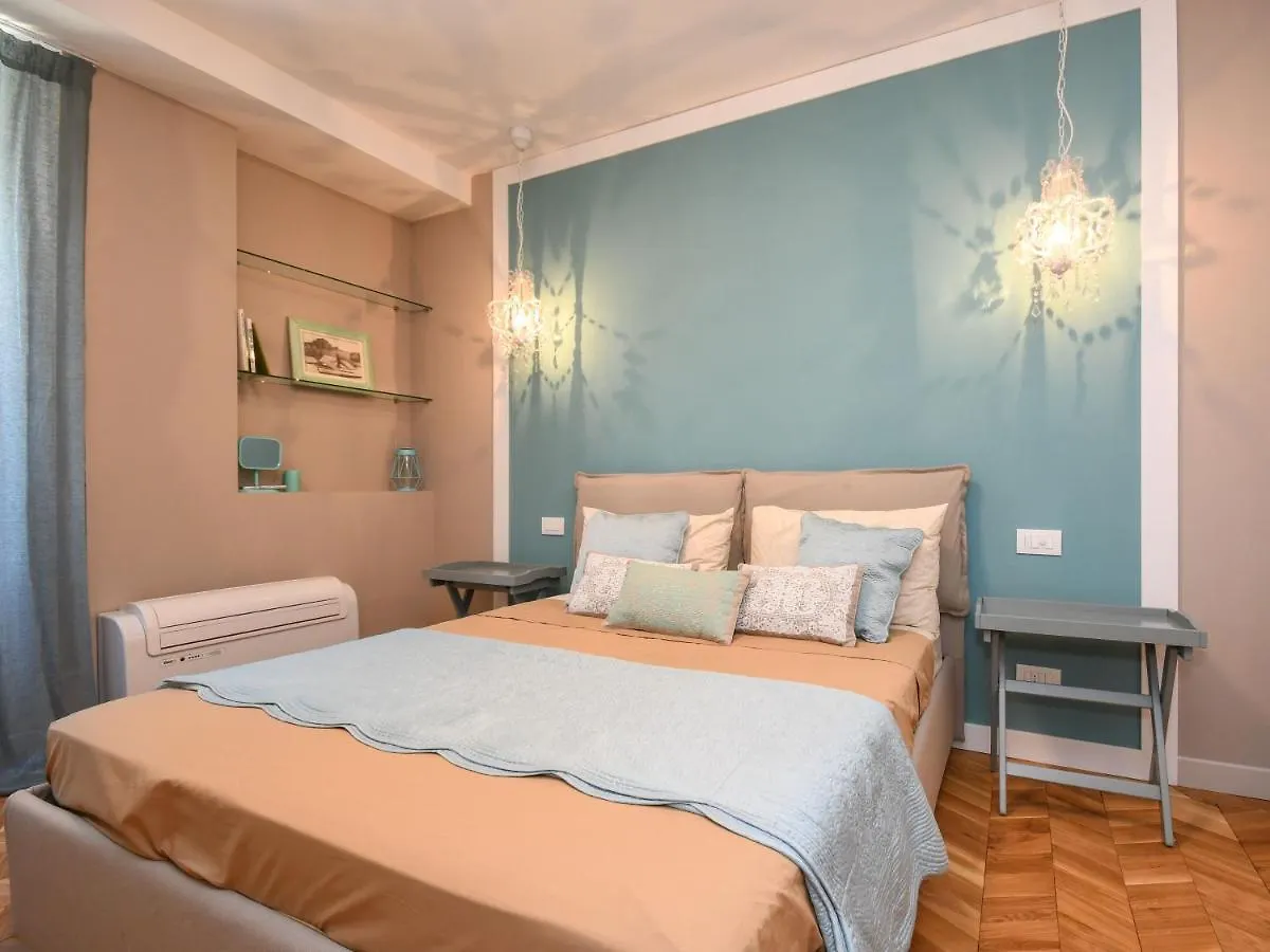 סאלו Luxury Modern Apartment By The Lake איטליה