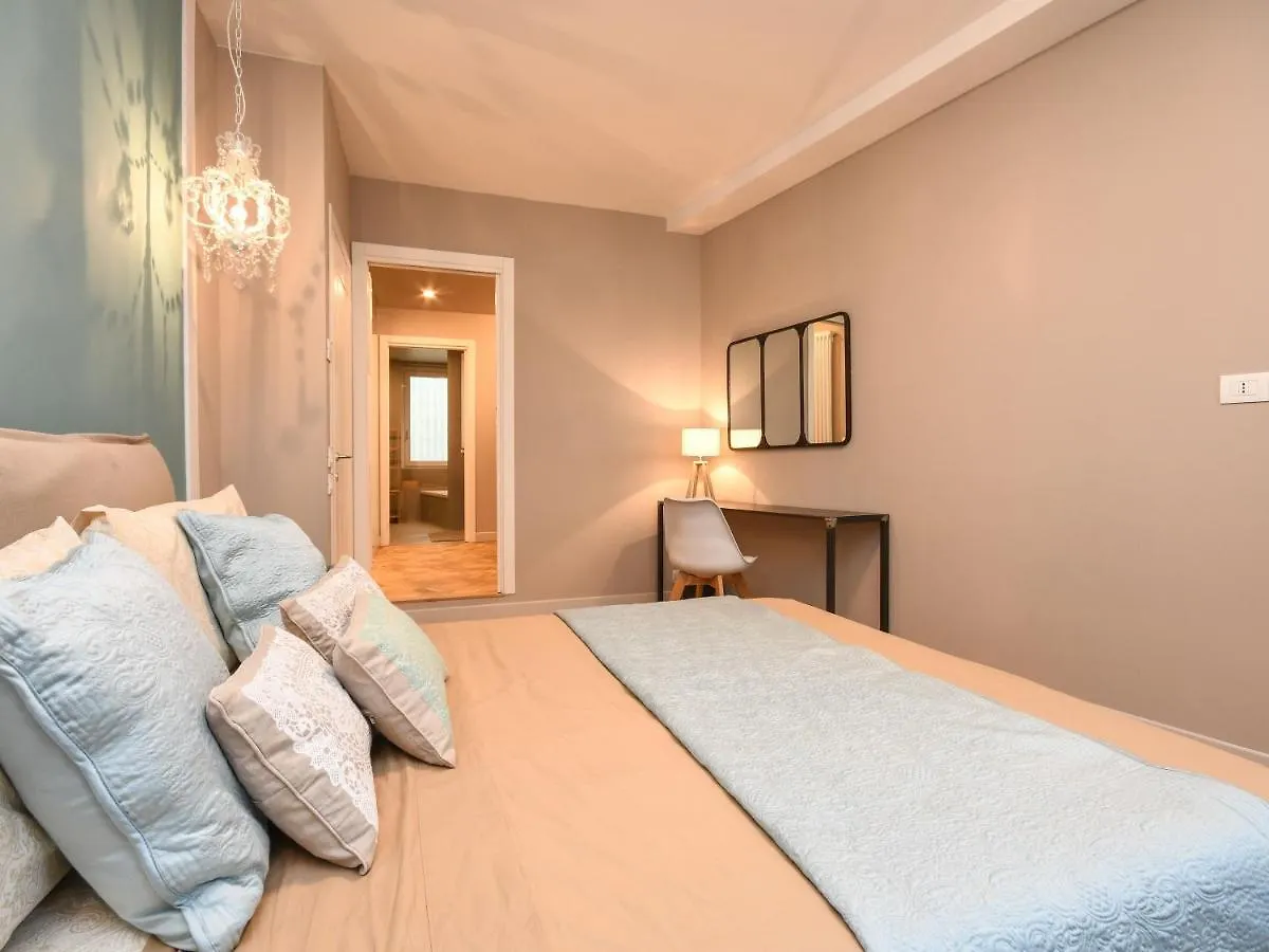 סאלו Luxury Modern Apartment By The Lake
