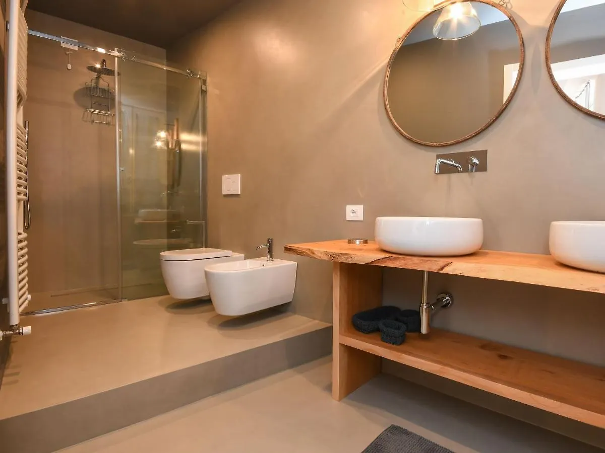 Luxury Modern Apartment By The Lake Salò