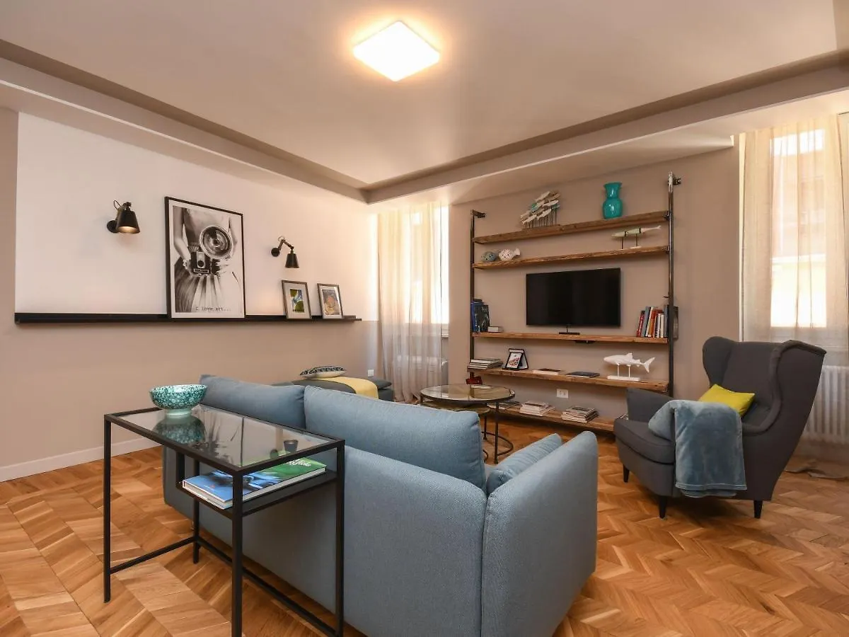 Luxury Modern Apartment By The Lake Salò