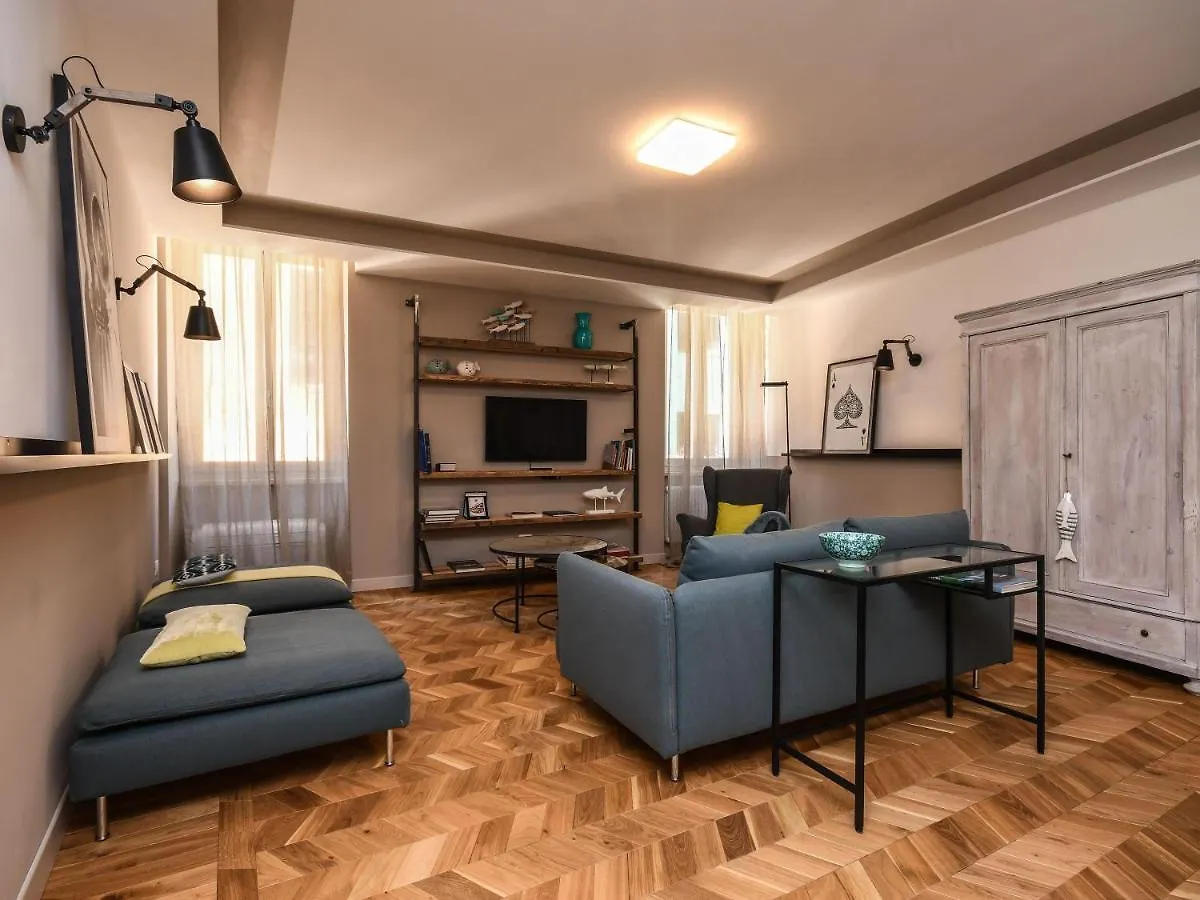 Luxury Modern Apartment By The Lake Salò