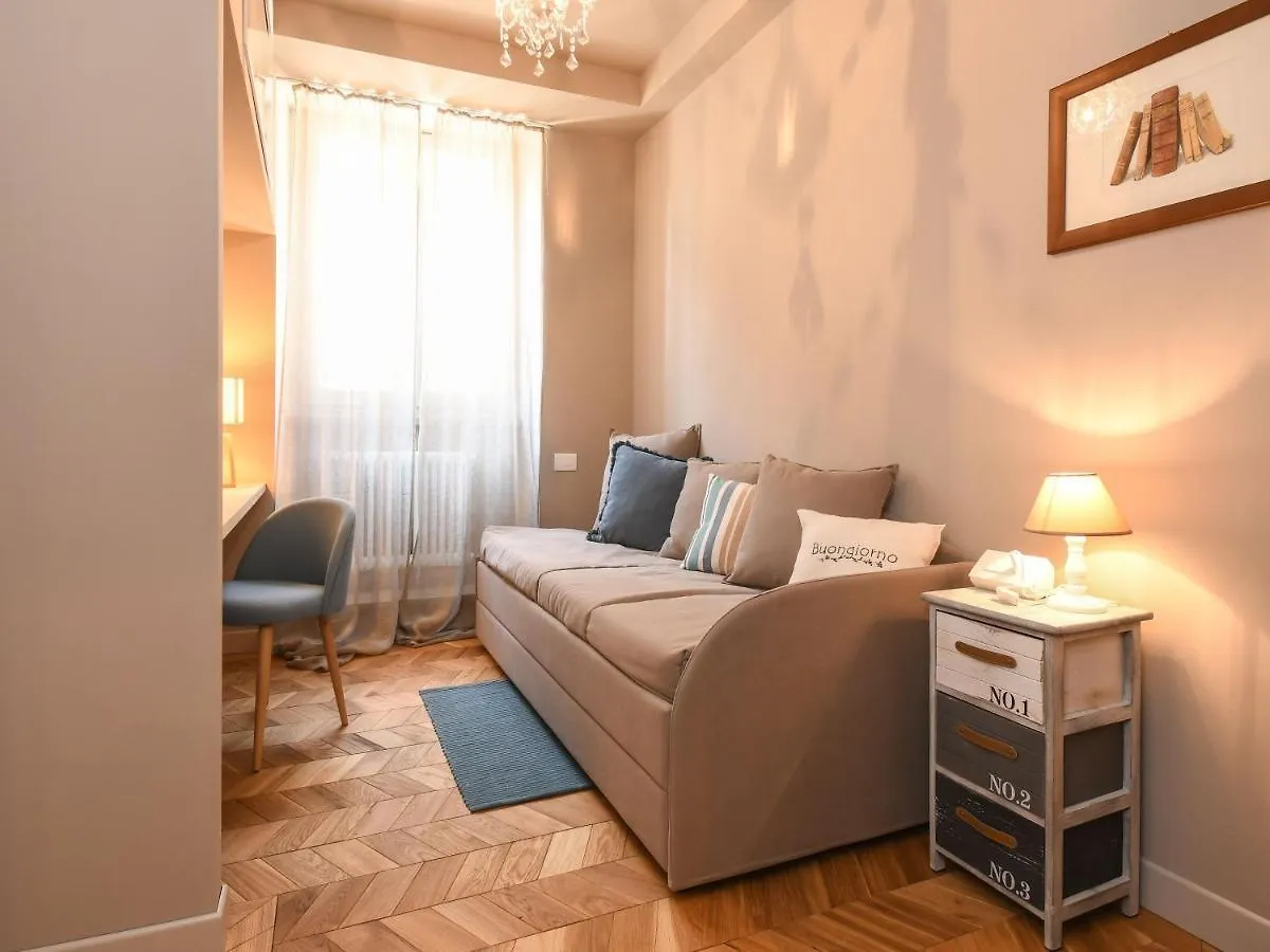 Luxury Modern Apartment By The Lake Salò